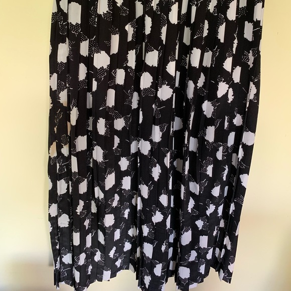 Black & white viscone fully pleated midi skirt M - Picture 2 of 13